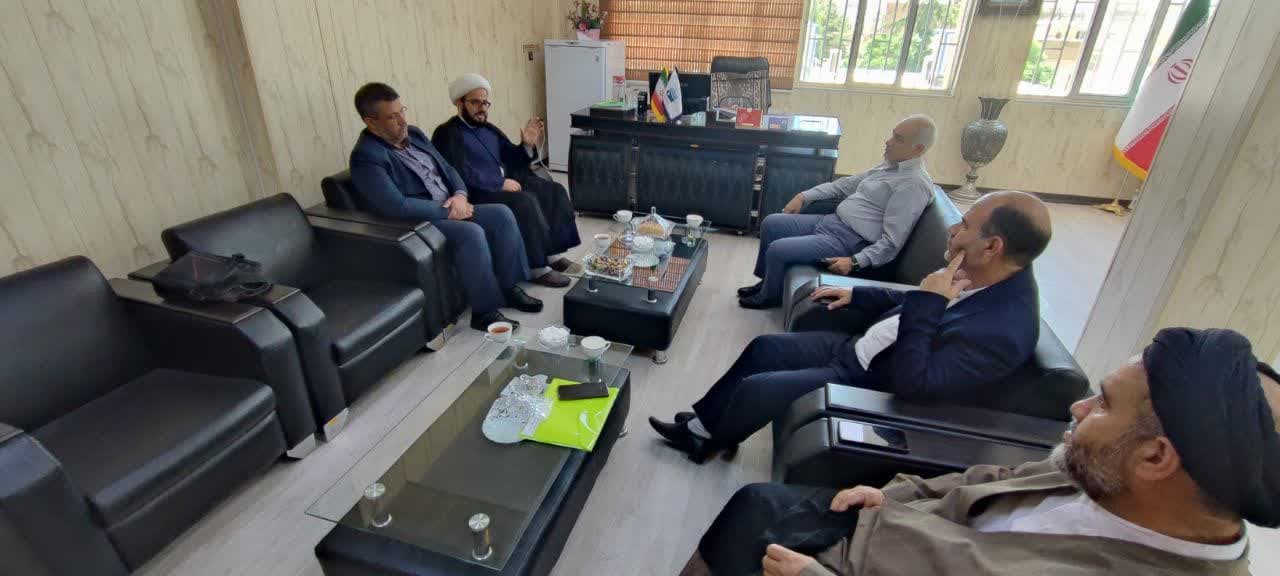 مدیر ستاد اقامه نماز استان لرستان با مدیر شرکت آب منطقه ای دیدار کرد