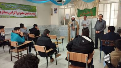 نماز جماعت ظهر و عصر در دبیرستان سلمان فارسی شهر اراک برگزار شد