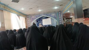 حجت الاسلام و المسلمین قرائتی در جمع طلاب خواهر جامعه المصطفی روش تفسیر و مبانی تبلیغ را بیان کرد