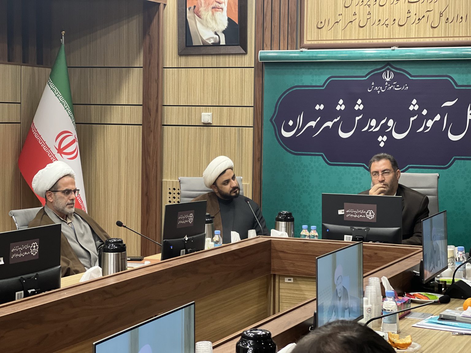جلسه قرار گاه تربیتی جهاد تبیین استان تهران در اداره کل آموزش و پرورش برگزار شد