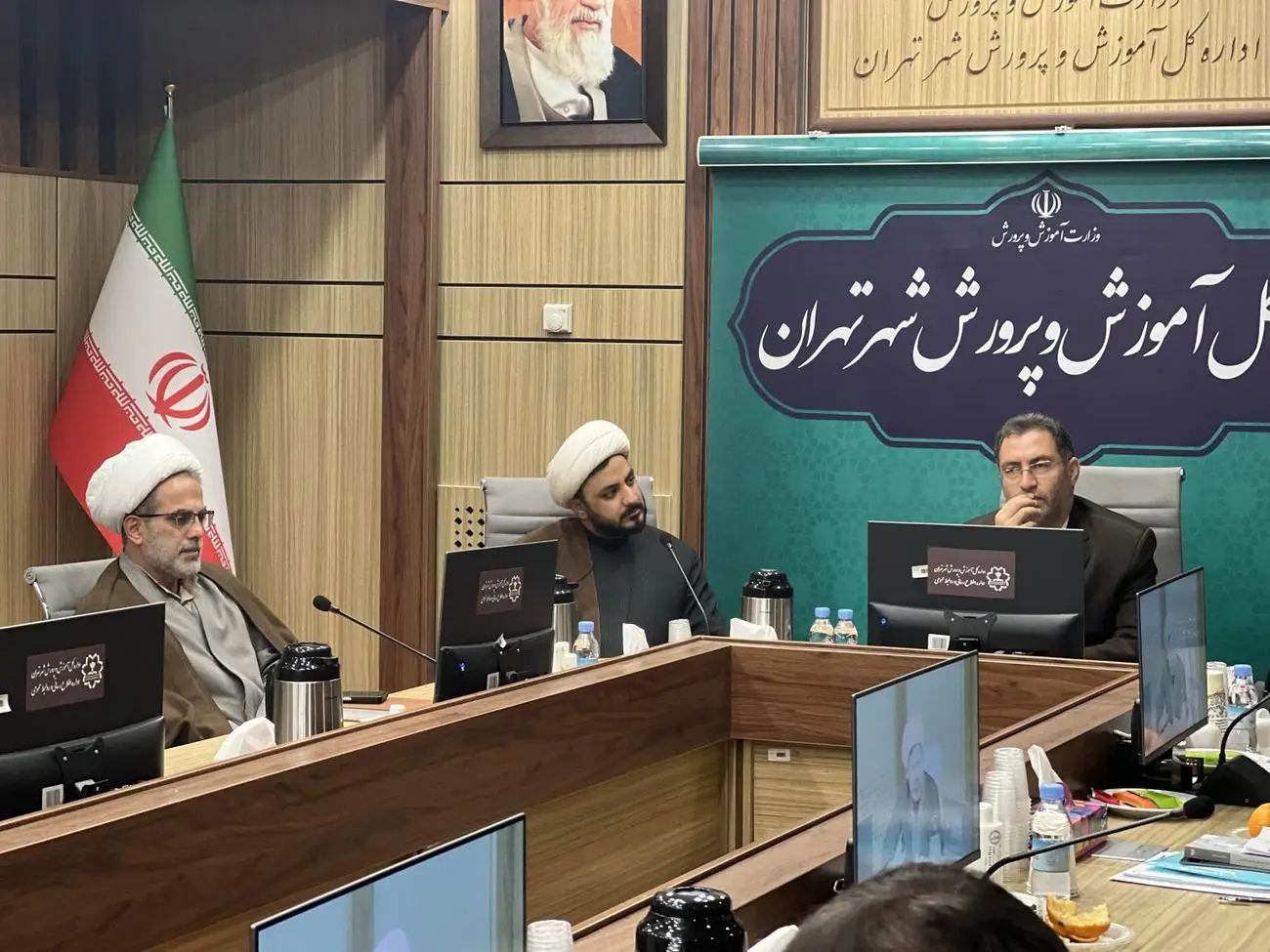 جلسه قرار گاه تربیتی جهاد تبیین استان تهران در اداره کل آموزش و پرورش برگزار شد