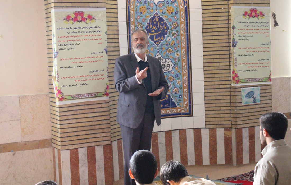 بازدید قائم مقام ستاد اقامه نماز کشور از مدرسه شاهد برادران آهندوست ارومیه