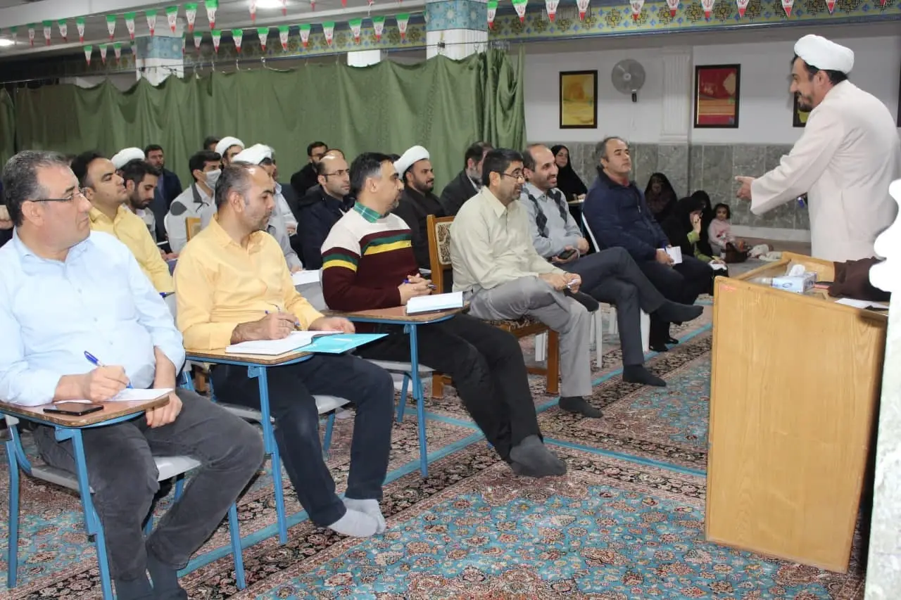 دوره آموزشی دبیران اقامه نماز دستگاه ها اجرایی استان قزوین