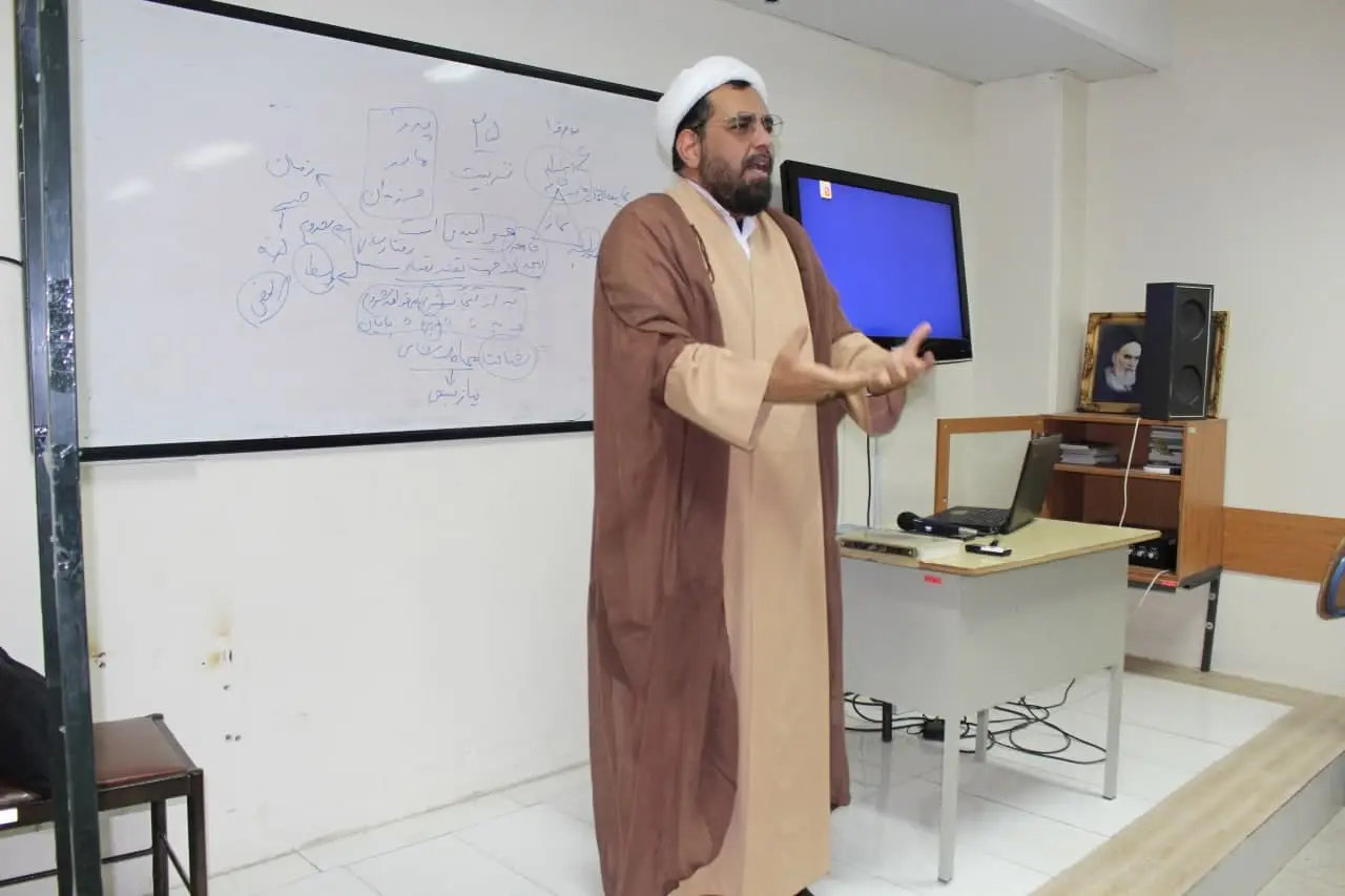 دوره آموزشی دبیران اقامه نماز دستگاه ها اجرایی استان قزوین