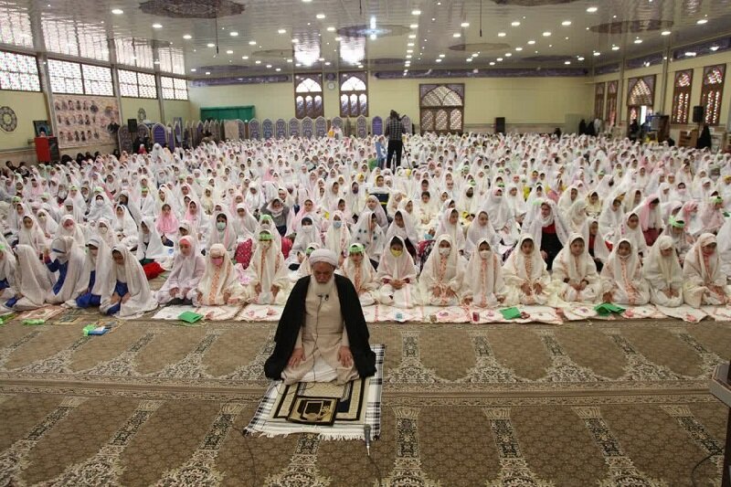 جشن تکلیف 2000 نفری دانش آموزان دختر کرمانشاهی