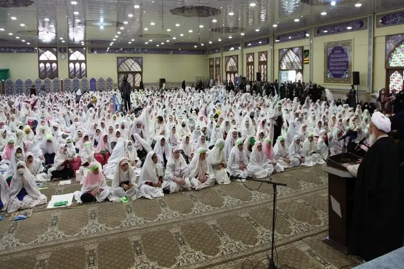 جشن تکلیف 2000 نفری دانش آموزان دختر کرمانشاهی