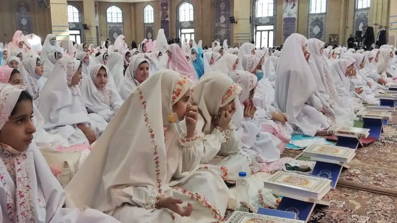 جشن تکلیف باشکوه دختران پایه سوم ابتدایی استان ایلام
