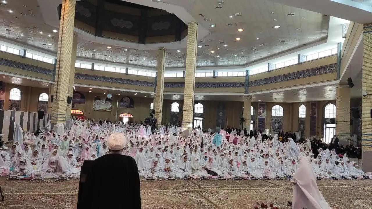 جشن تکلیف باشکوه دختران پایه سوم ابتدایی استان ایلام