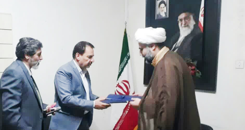 تفاهمنامه همکاری ستاد اقامه نماز با بنیاد شهید و امور ایثارگران استان البرز منعقد شد