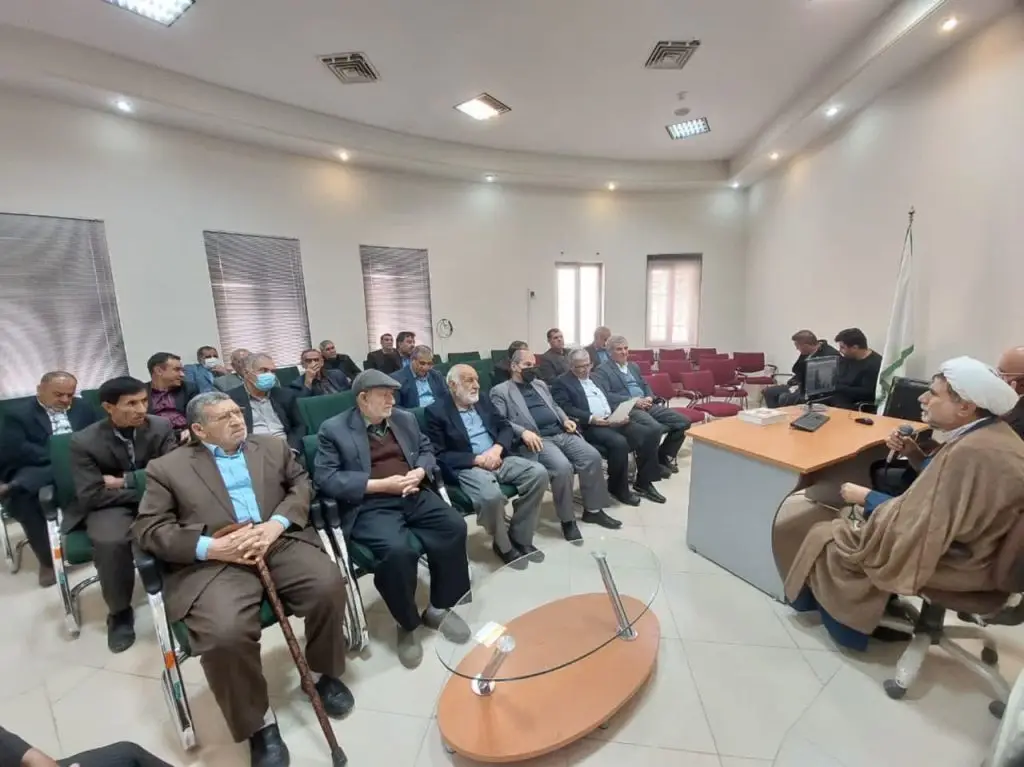 نشست بازنشستگان در خانه مهر