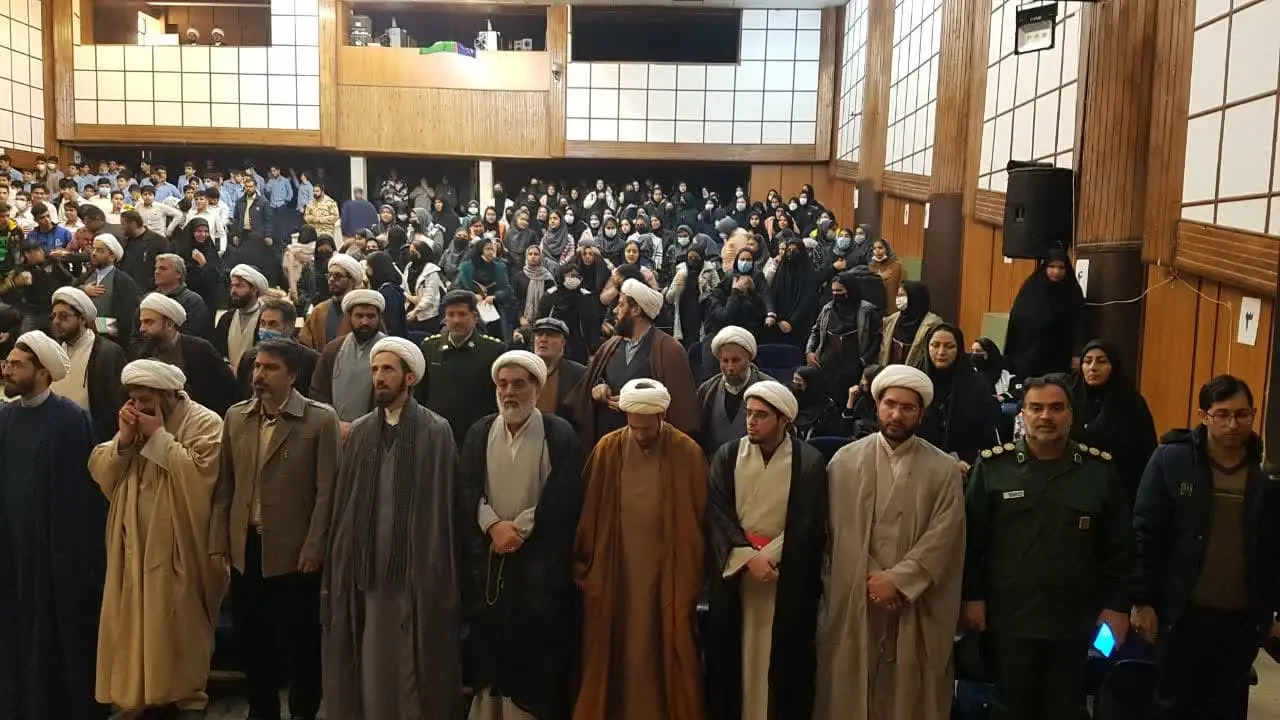 اجلاس نماز شهرستان تویسرکان باحضور مسئولین شهرستانی برگزار گردید.