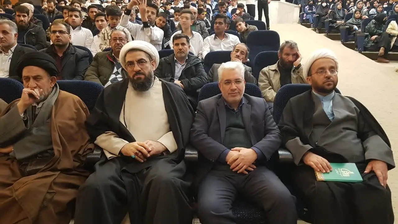 اجلاس نماز شهرستان تویسرکان باحضور مسئولین شهرستانی برگزار گردید.