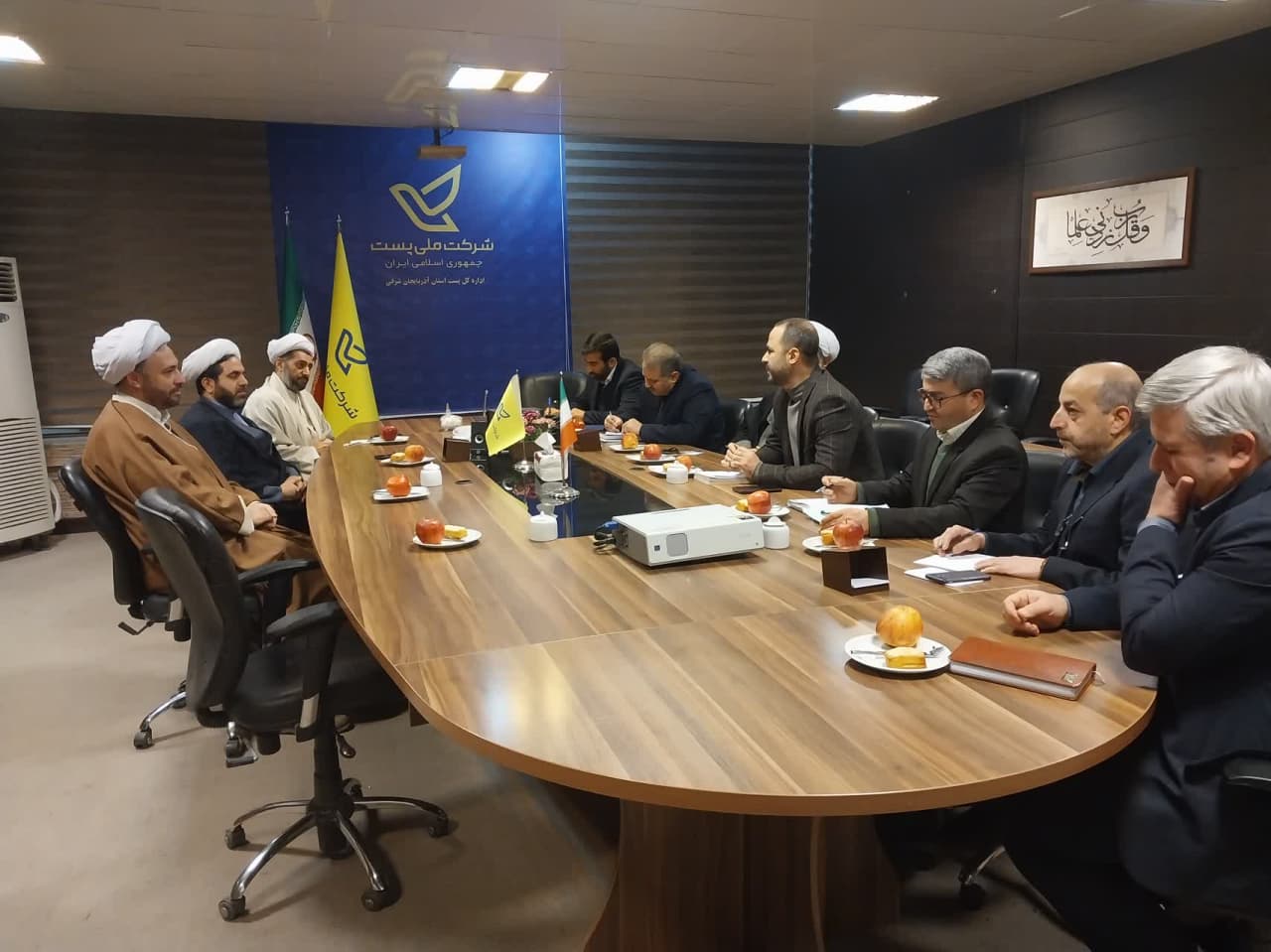 جلسه شورای اقامه نماز اداره پست آذربایجان شرقی