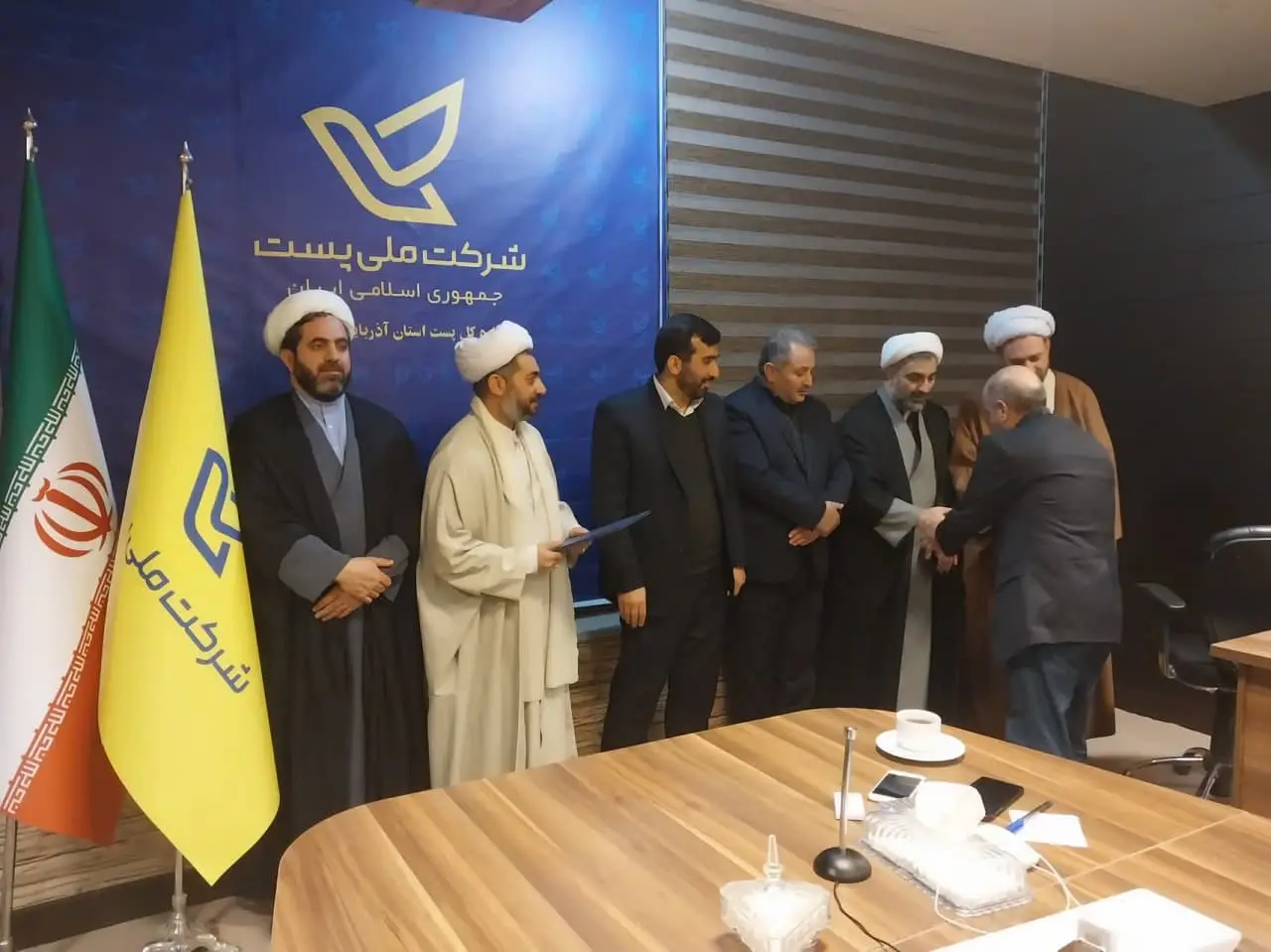جلسه شورای اقامه نماز اداره پست آذربایجان شرقی