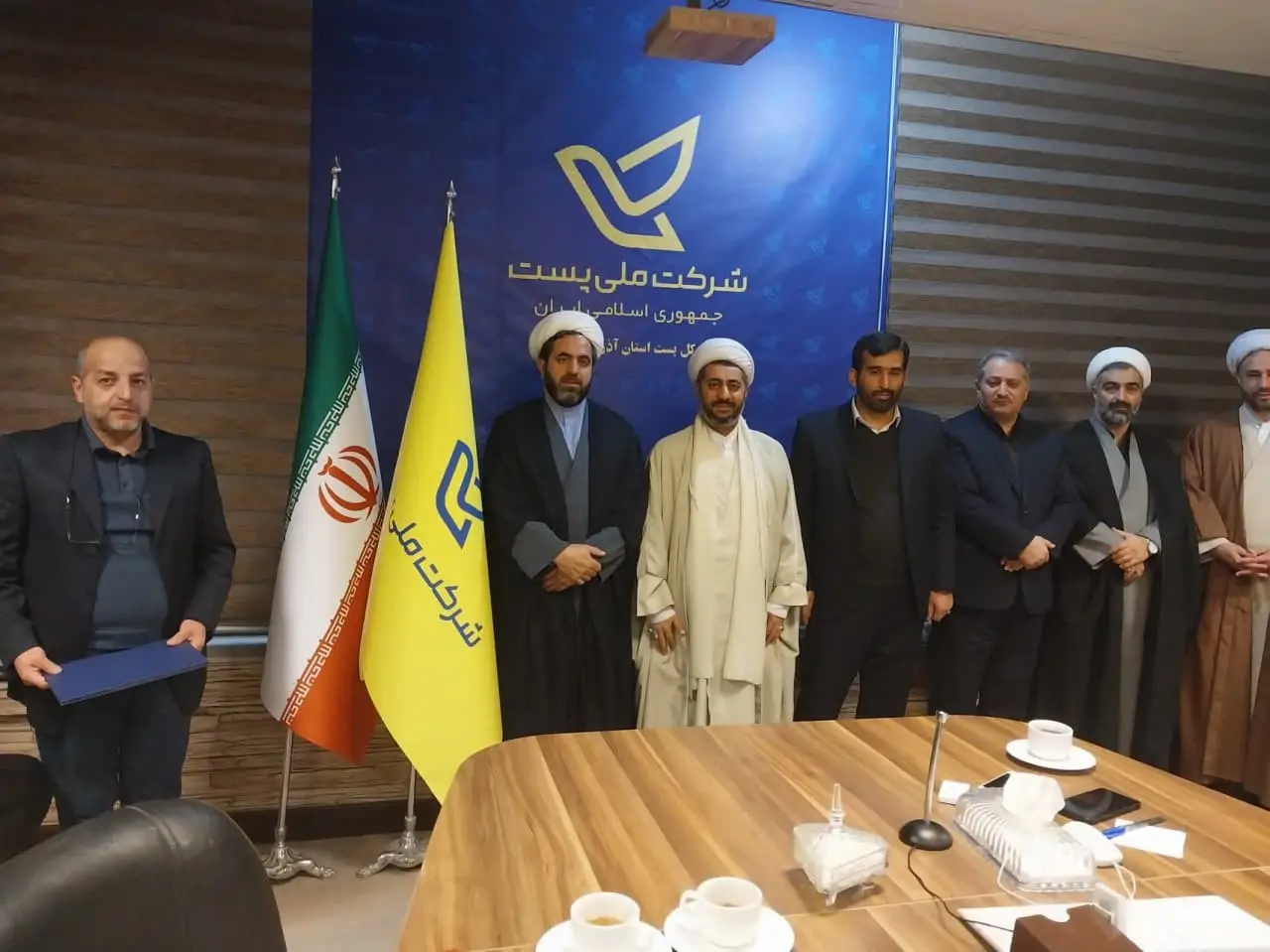 جلسه شورای اقامه نماز اداره پست آذربایجان شرقی