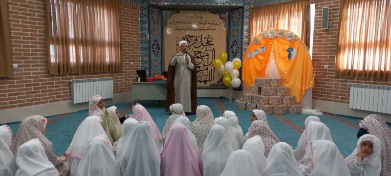 جشن تکلیف دانش آموزان مدارس مناطق محروم قم برگزار شد