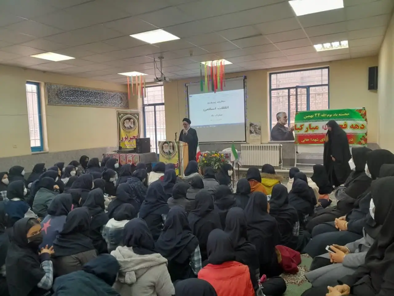 سخنرانی دبیر ستاد اقامه نماز شهرستان رفسنجان در مدرسه شاهد این شهرستان