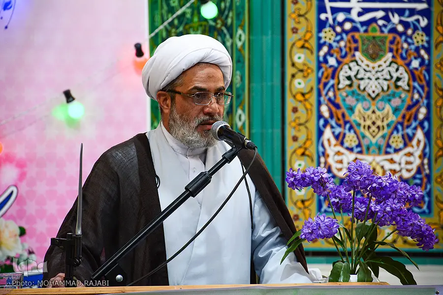 نماز جماعت دانش آموزان دبیرستان آزادگان شهرستان محلات