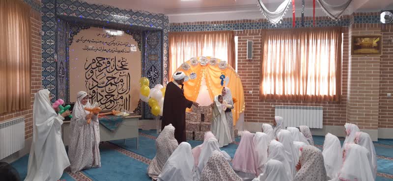 جشن تکلیف دانش آموزان مدارس مناطق محروم قم برگزار شد