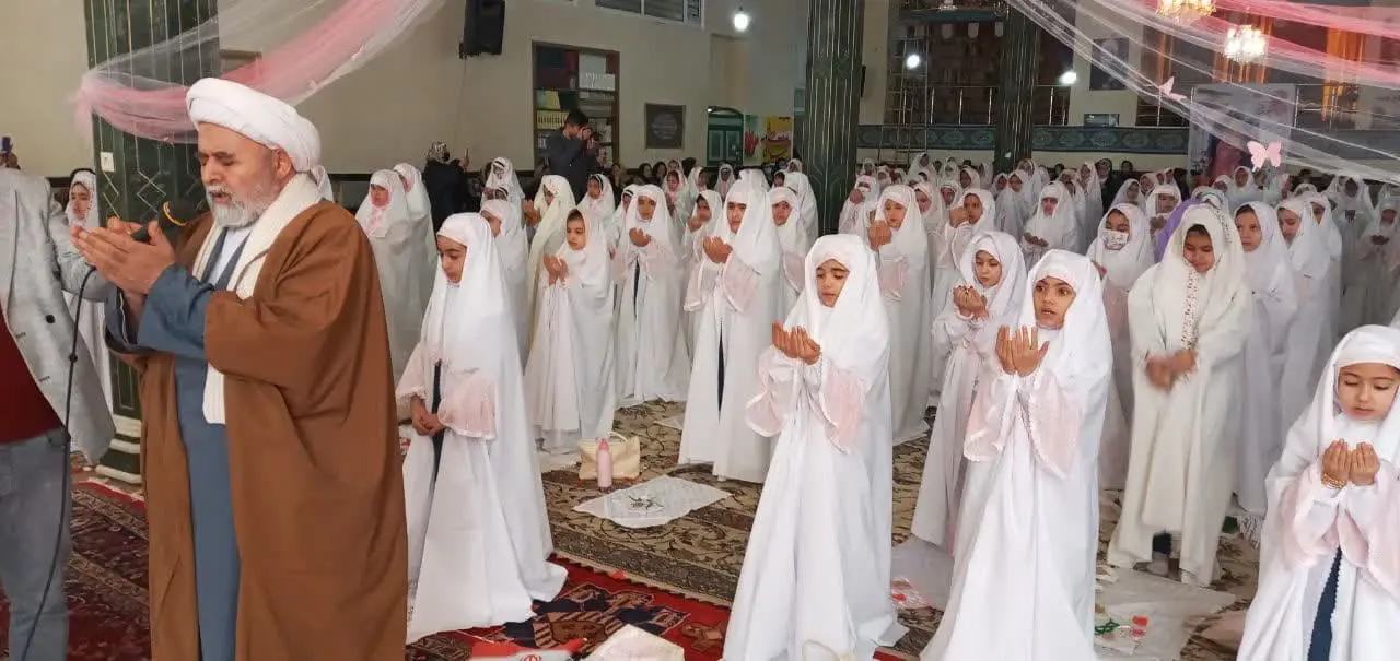 مراسم جشن تکلیف دانش آموزان دختر شهر سرعین