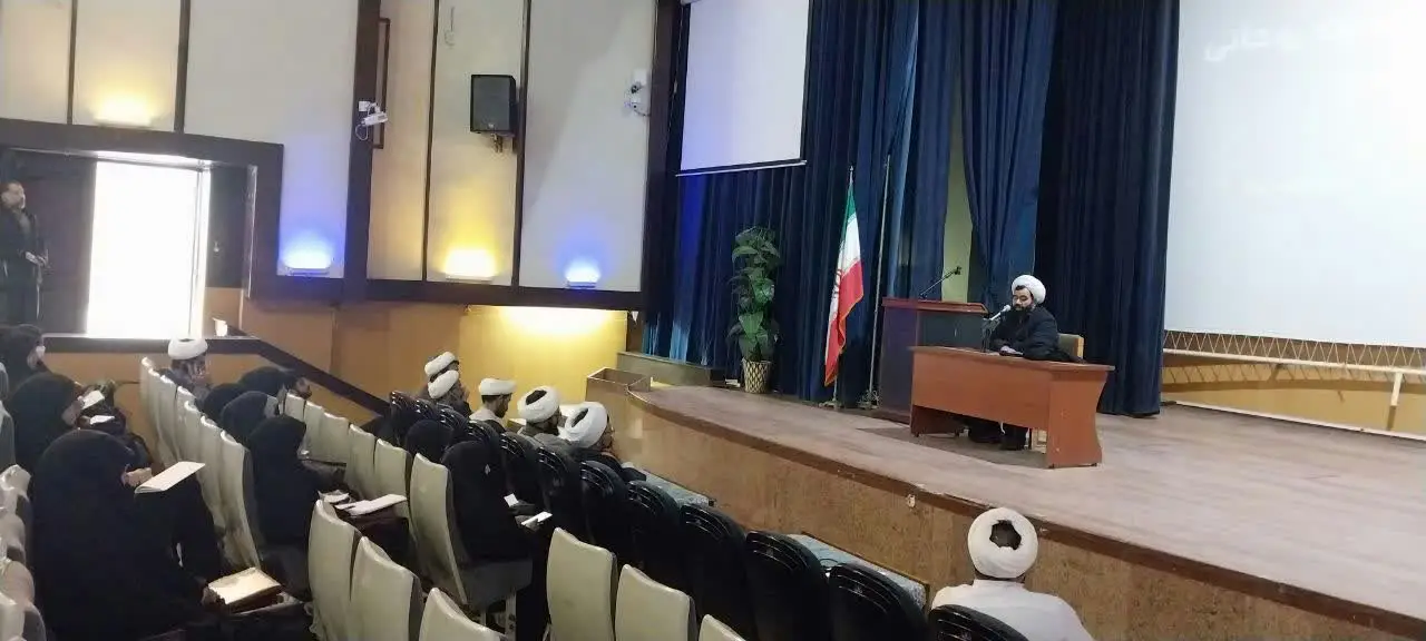 دوره توانمندسازی نماز ویژه امامان جماعت روحانی و غیر روحانی مدارس استان