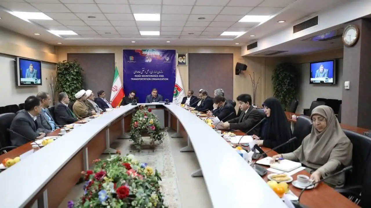 نشست هم اندیشی اجرای طرح پویش "همراهان سفر ایمن" نوروز 1402 برگزار شد