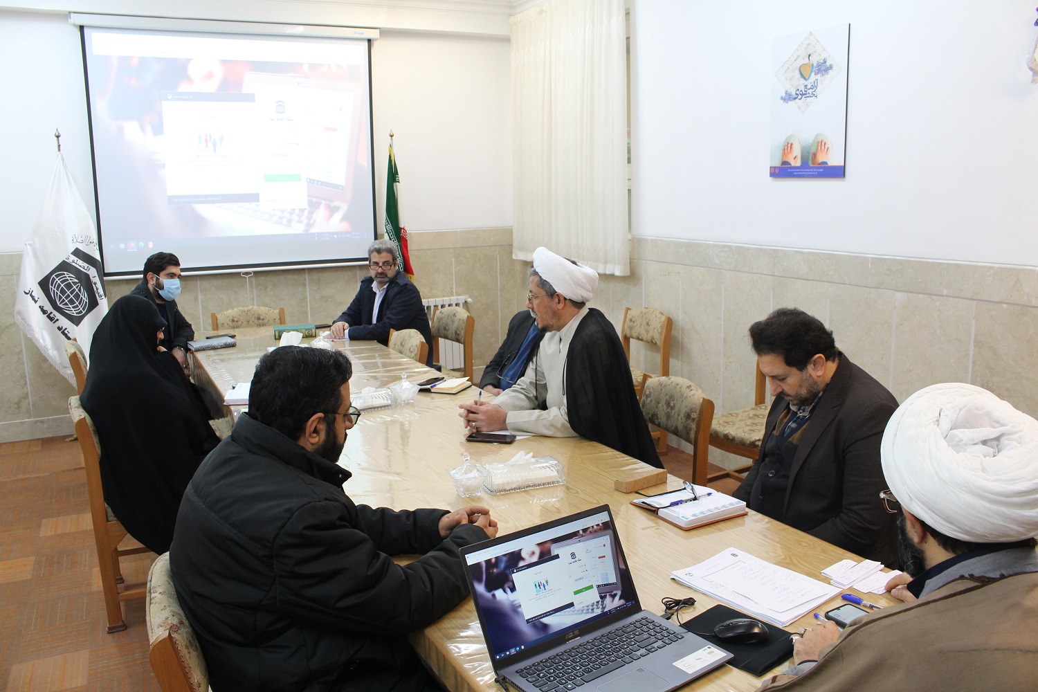 جلسه توجیهی آموزشی سامانه سجاده با حضور دبیران اقامه نماز دانشگاههای قم برگزار شد.