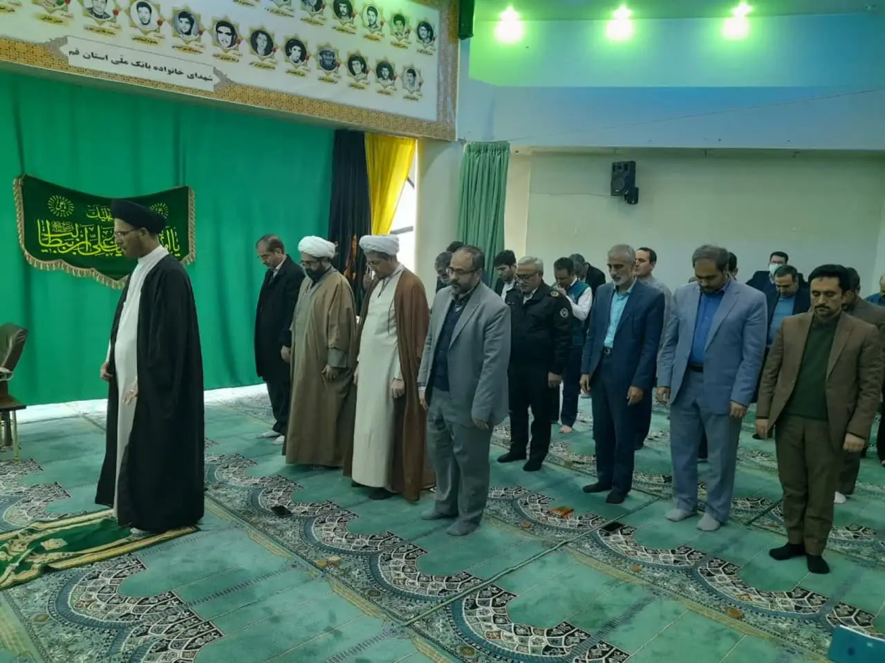 مدیر ستاد اقامه نماز با مدیران بانک ملی قم دیدار کرد