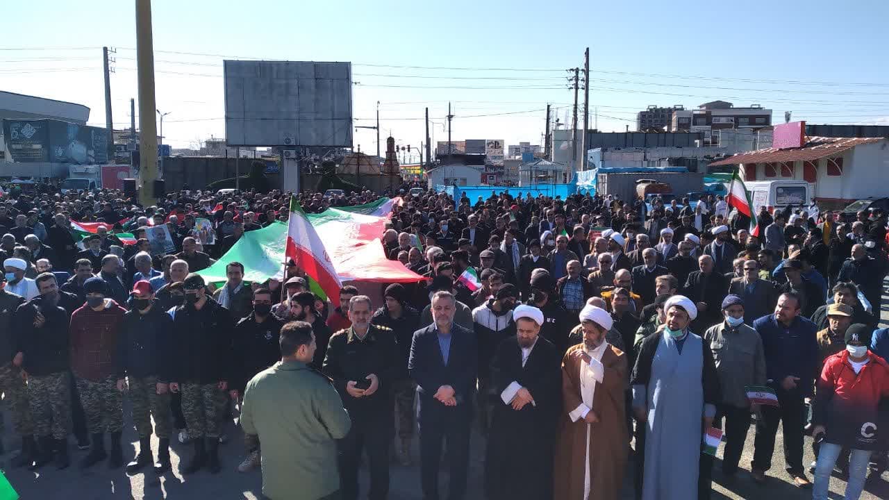 مدیر ستاد اقامه نماز مازندران در مراسم راهپیمایی 22 بهمن