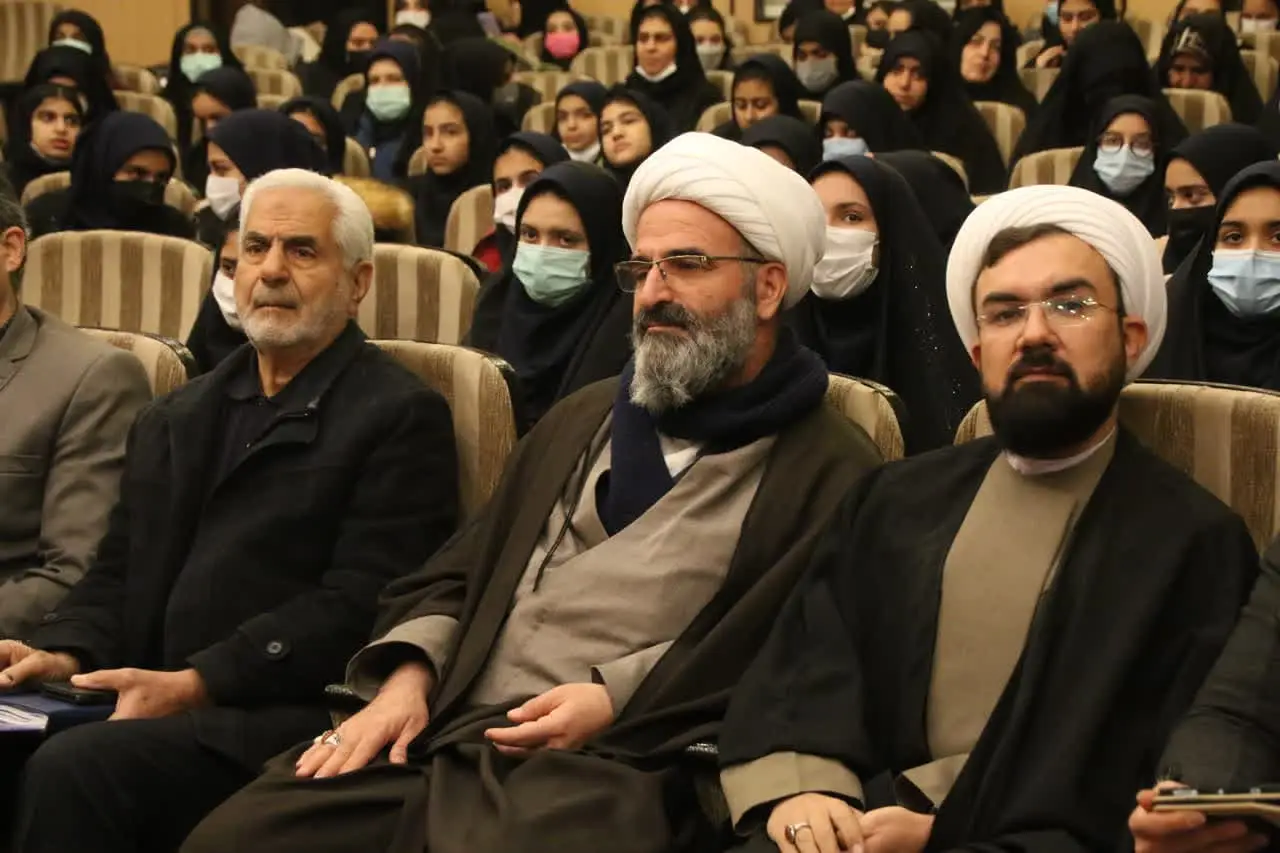 سی و یکمین اجلاس سراسری نماز دانش آموزان سمنان