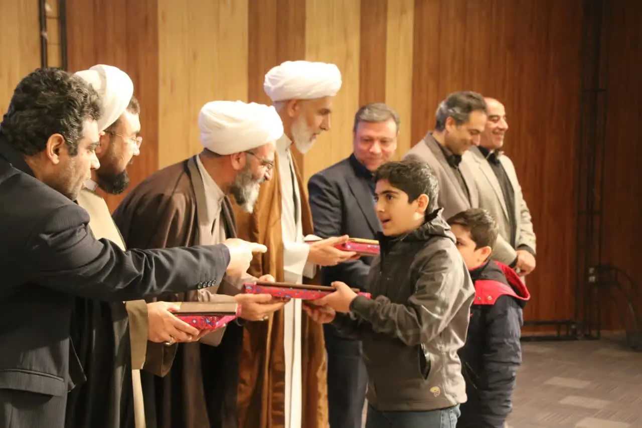 سی و یکمین اجلاس سراسری نماز دانش آموزان سمنان