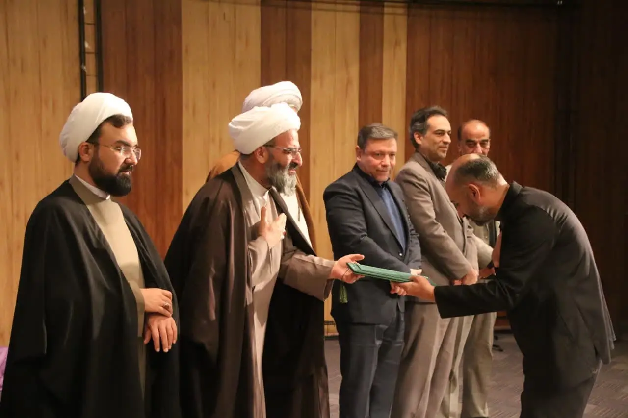 سی و یکمین اجلاس سراسری نماز دانش آموزان سمنان
