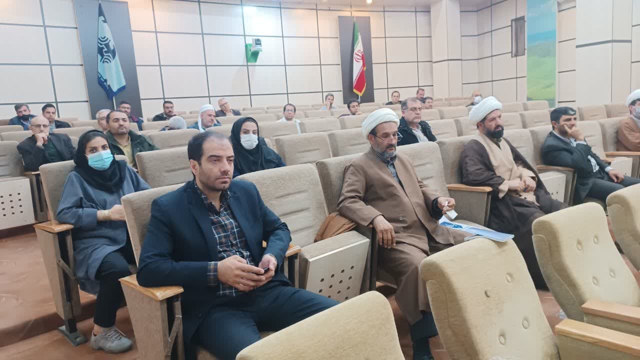 گردهمایی فصلی و دوره آموزشی دبیران دستگاههای اجرایی در استان کردستان
