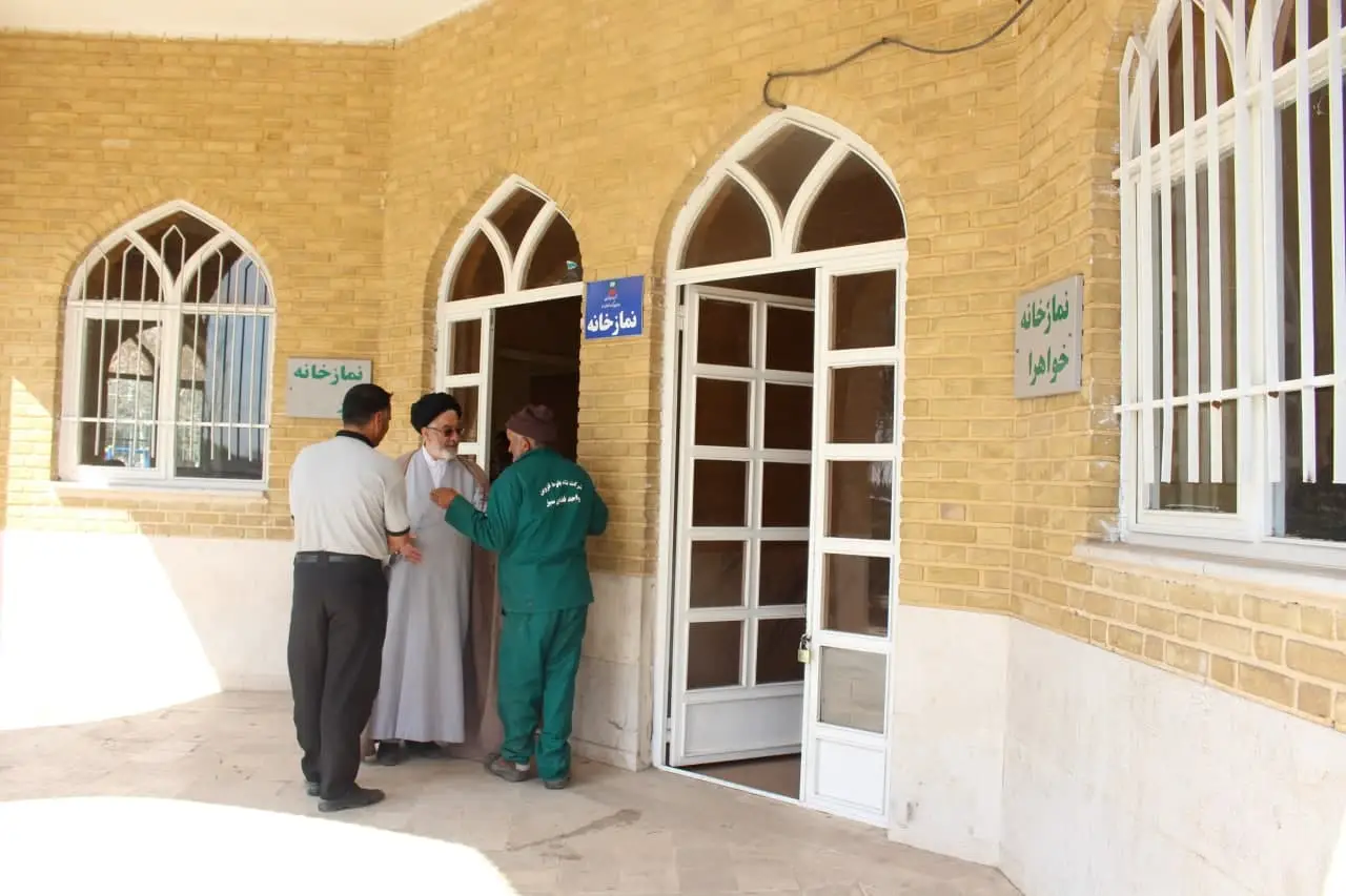 بازدید مدیر ستاد اقامه نماز قزوین از نمازخانه بین راهی و مجتمع خدماتی رفاهی