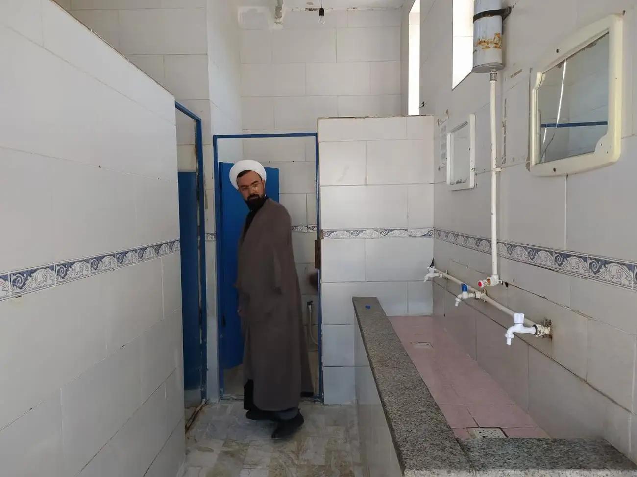 بازدید دوم مدیر ستاد اقامه نماز استان سمنان از مسجد در حال ساخت و سرویسهای بهداشتی پارک سیمرغ.(شهدای گمنام)