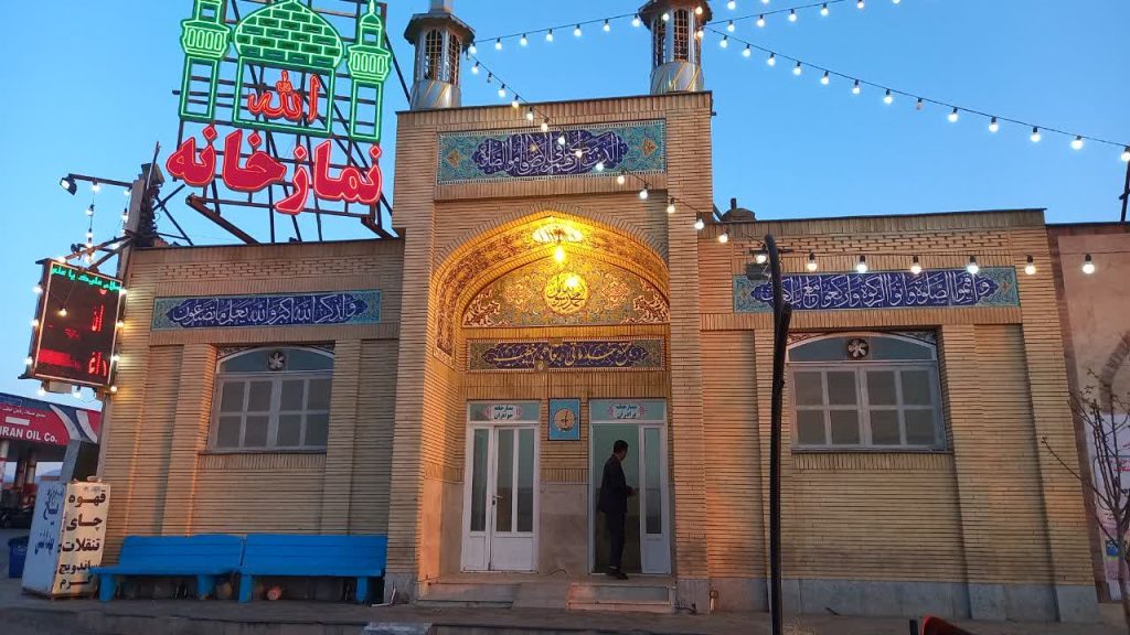 دبیران اقامه نماز شهرستان های استان از نمازخانه ها و مجتمع های میان راهی بازدید کردند