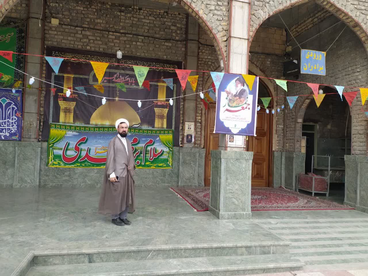 حجت الاسلام و المسلمین شمس الدین، مدیر ستاد اقامه نماز استان سمنان از مسجد بین راهی روستای فولاد محله بازدید به عمل آوردند.