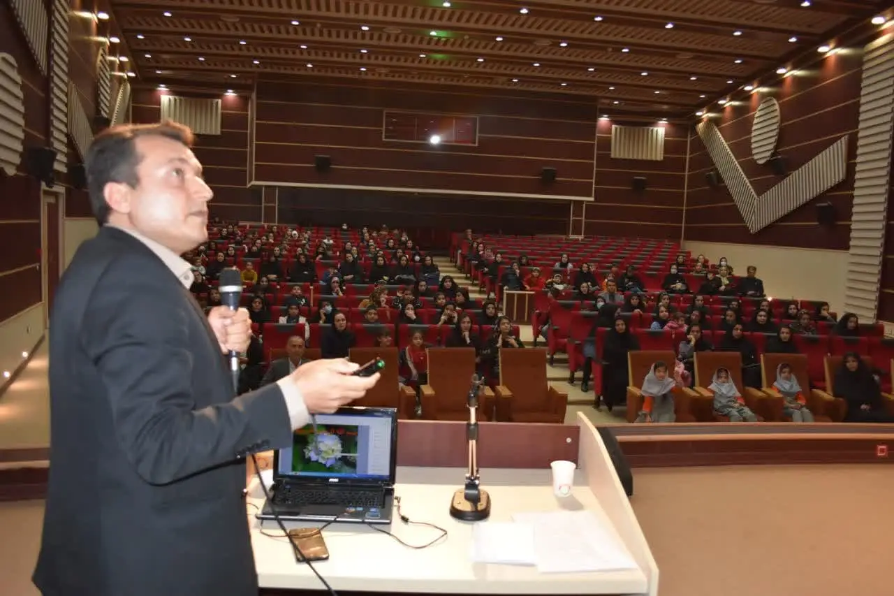 نشست تخصصی نقش اولیاء و مربیان دانش آموزان پیش دبستانی در تربیت دینی کودکان-4