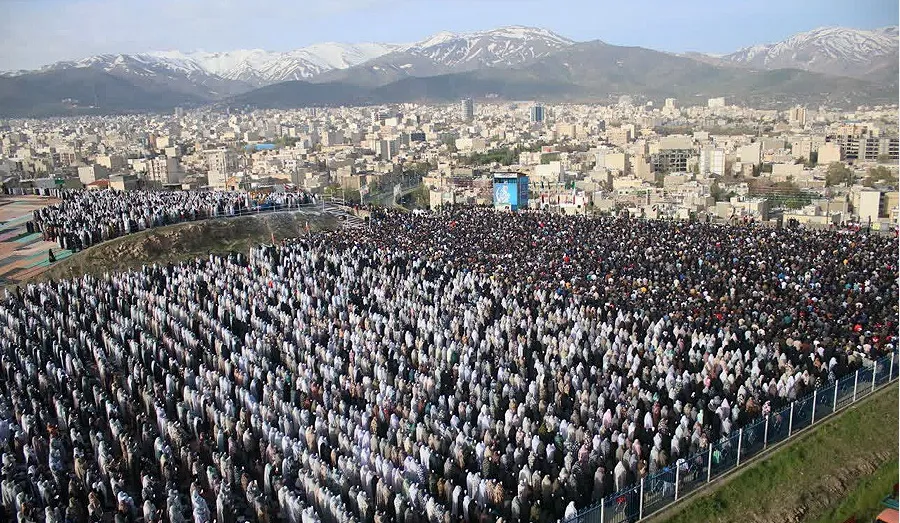 نماز عید فطر در استان باحضور گسترده مردم همدان برگزار شد