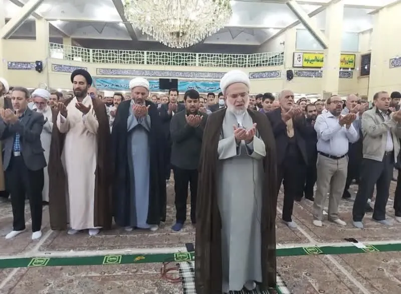 اقامه نماز عید سعید فطر به امامت نماینده ولی فقیه در استان کردستان