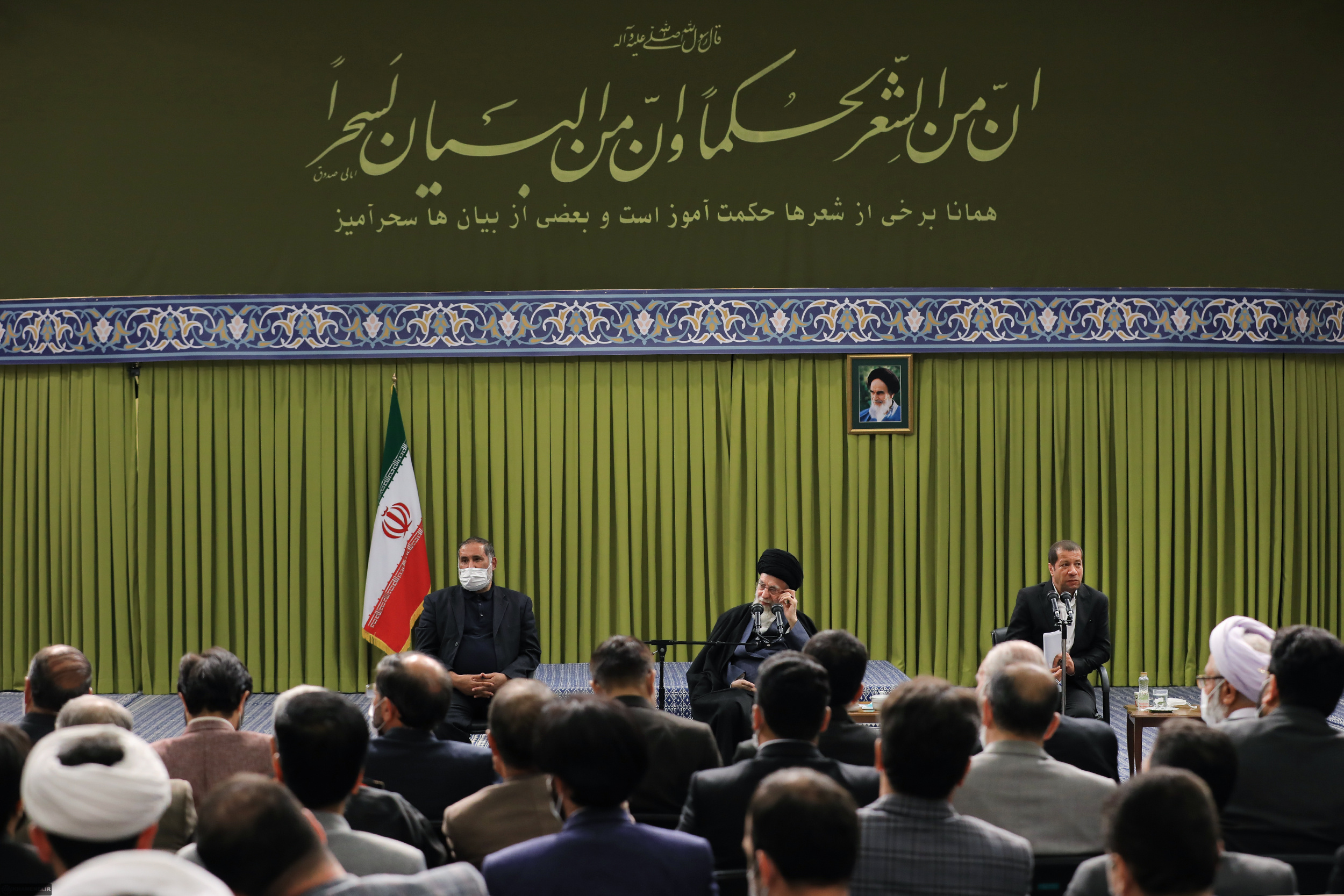 بیانات رهبر معظم انقلاب در دیدار شاعران و اساتید زبان فارسی