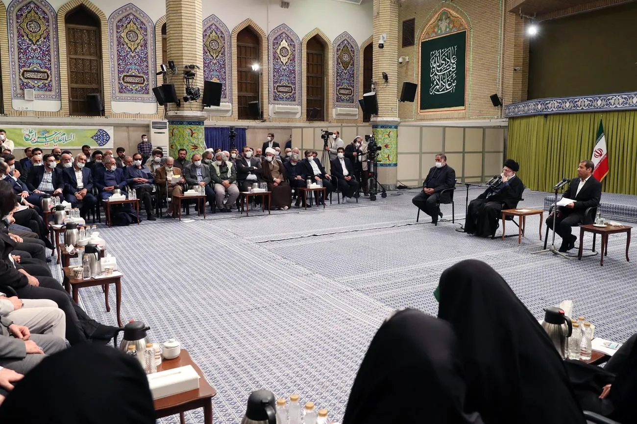 بیانات رهبر معظم انقلاب در دیدار شاعران و اساتید زبان فارسی