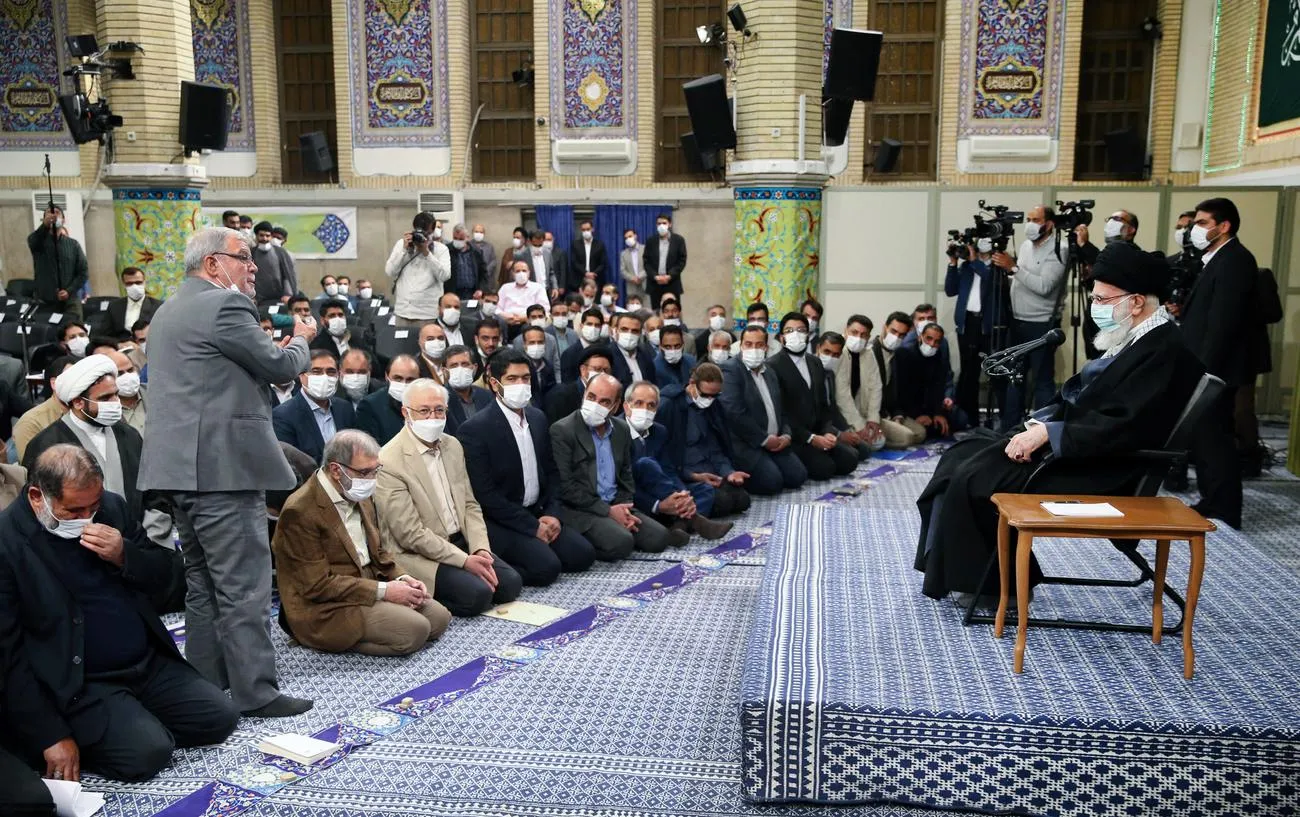 بیانات رهبر معظم انقلاب در دیدار شاعران و اساتید زبان فارسی
