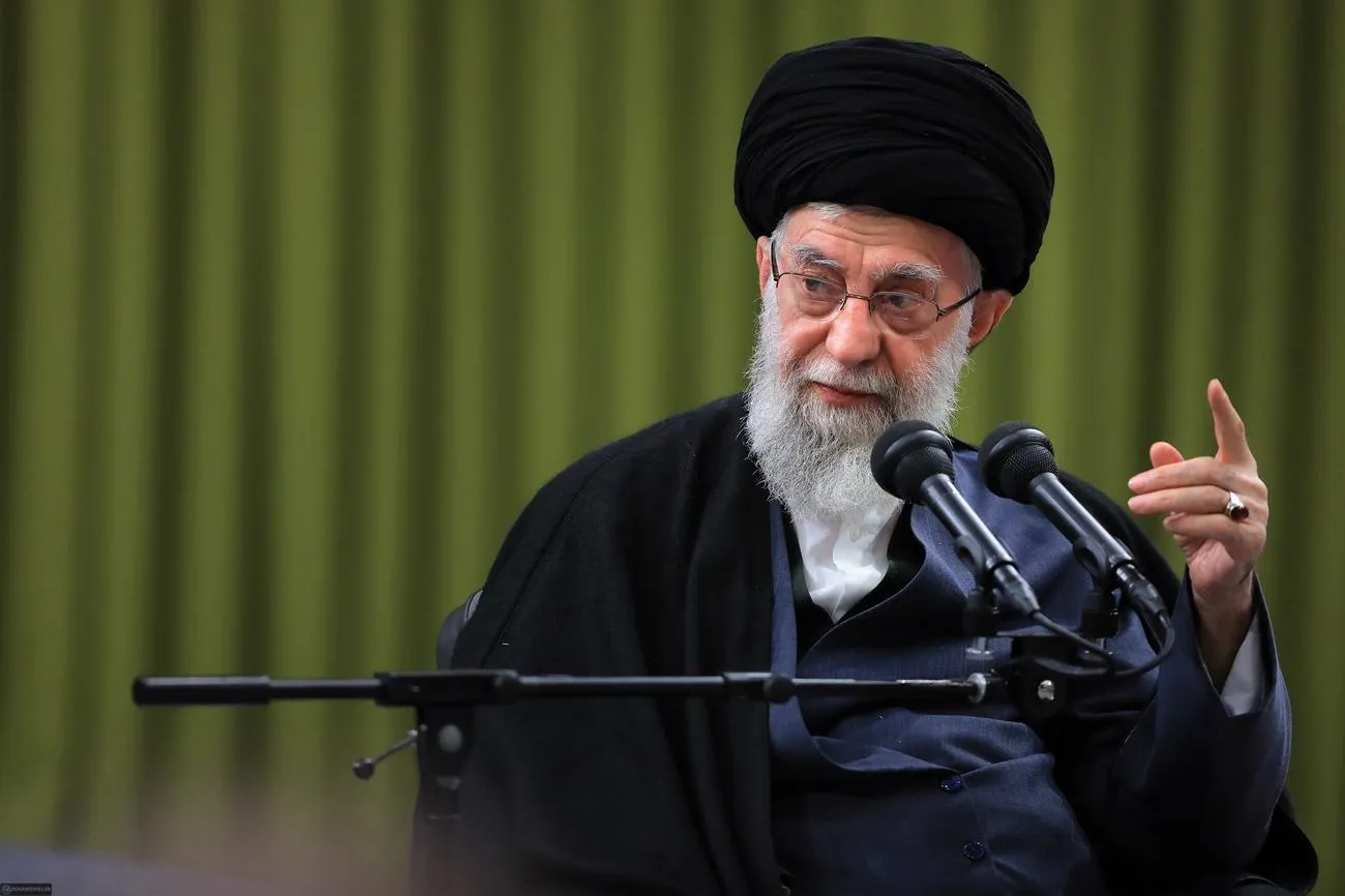 بیانات رهبر معظم انقلاب در دیدار شاعران و اساتید زبان فارسی