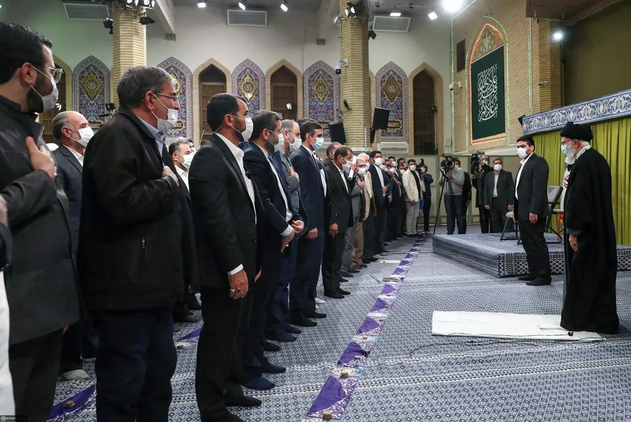 بیانات رهبر معظم انقلاب در دیدار شاعران و اساتید زبان فارسی
