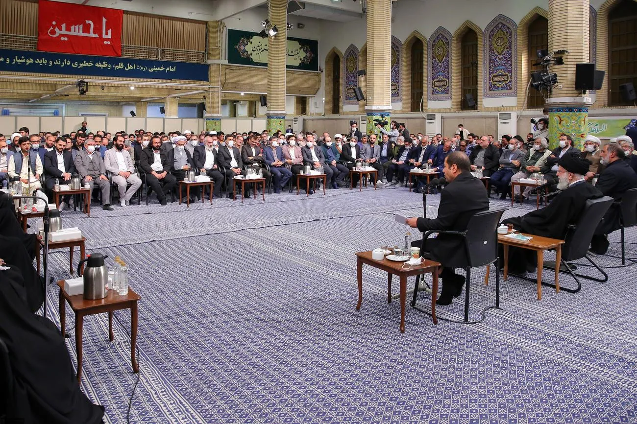 بیانات رهبر معظم انقلاب در دیدار شاعران و اساتید زبان فارسی