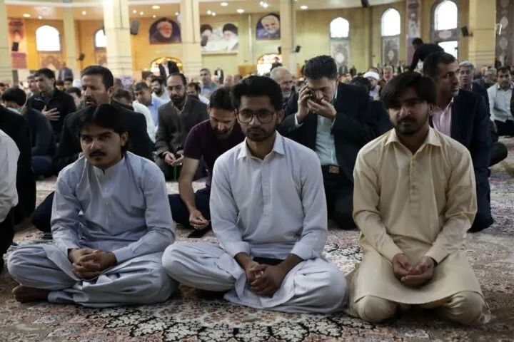 نماز باشکوه عید فطر در ایلام اقامه شد
