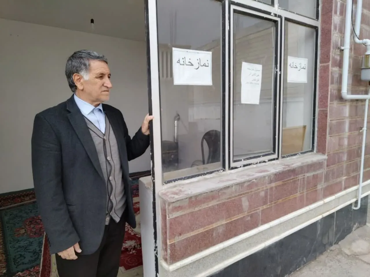 بازید دبیر شهرستان سراب از نماز خانه های بین راهی شهرستان سراب
