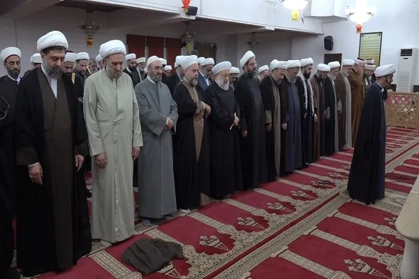اقامه نماز وحدت در نشست علمای شیعه و سنی لبنان