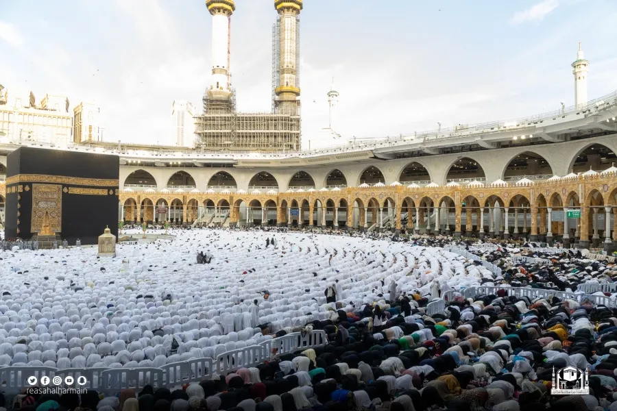اقامه نماز عید فطر در مسجدالحرام ومسجدالنبی(ص)